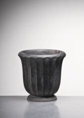Thumbnail for Bengt Wallde garden urn for Näfveqvarns Bruk